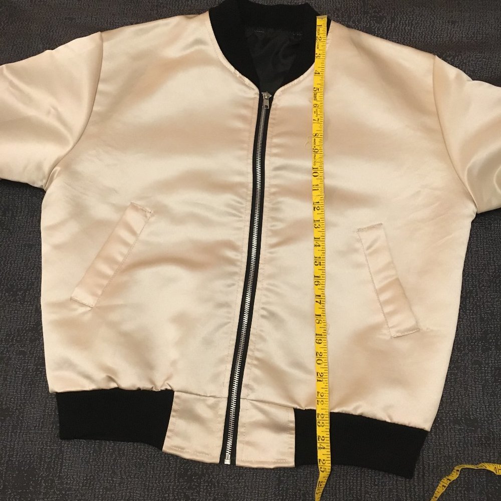 NWOT Rare UO Urban Renewal Soaring Desert Eagle Embroidered Satin Bomber - Picture 10 of 12